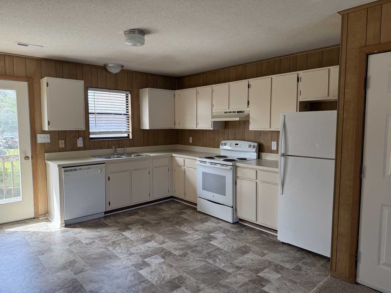 3809 Symi Circle - 1Apt 7 #1 - Photo 3 of 7