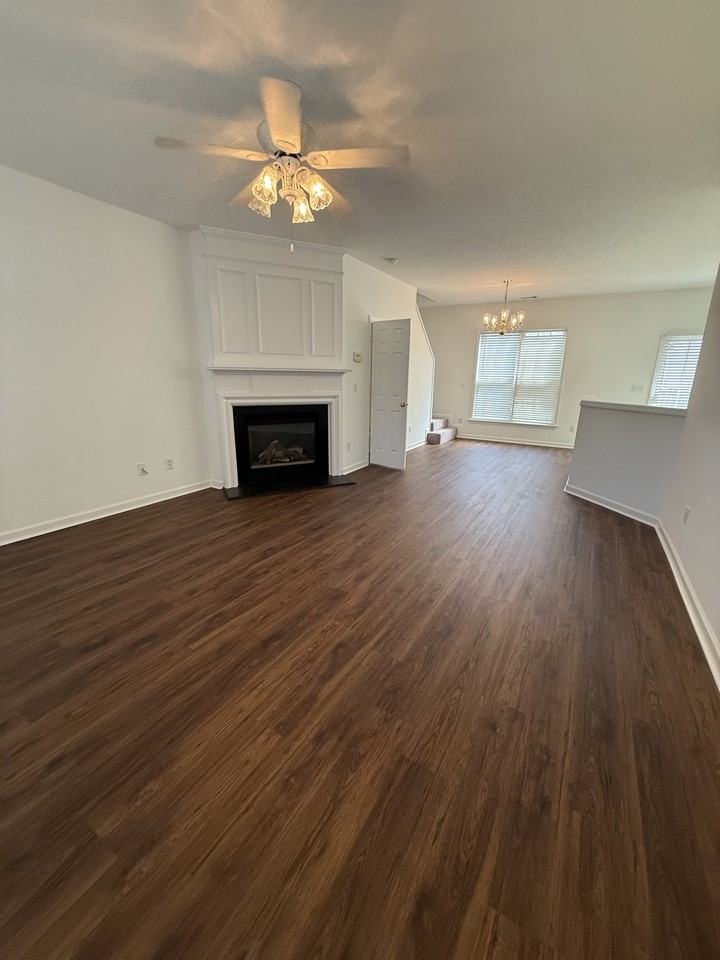 1693 Woodsford Rd Nw #1 - Photo 3 of 23
