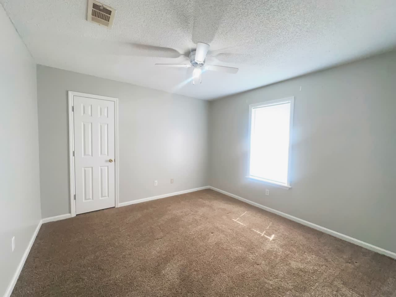 305 Barfield St #1 - Photo 5 of 26