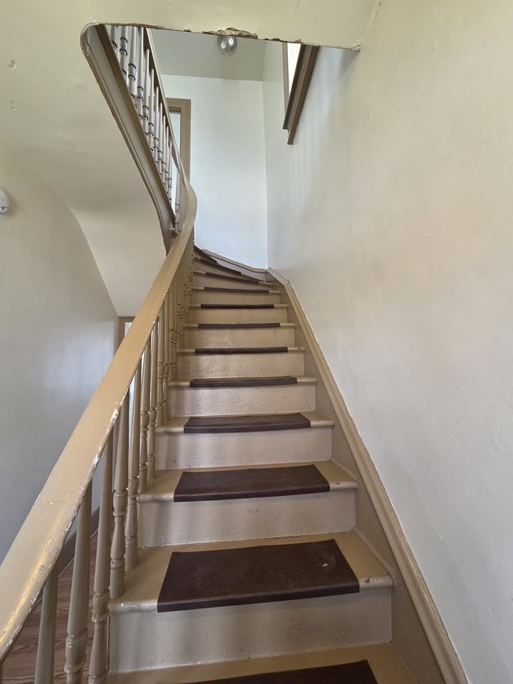 414 N Lee St #1 - Photo 3 of 13