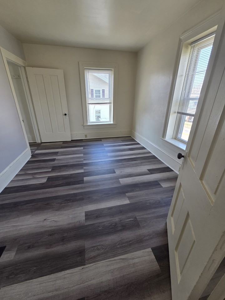 414 N Lee St #1 - Photo 4 of 13