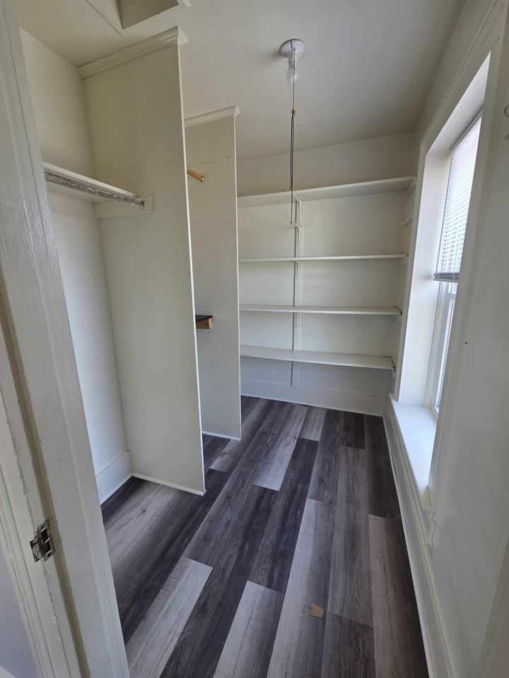 414 N Lee St #1 - Photo 5 of 13