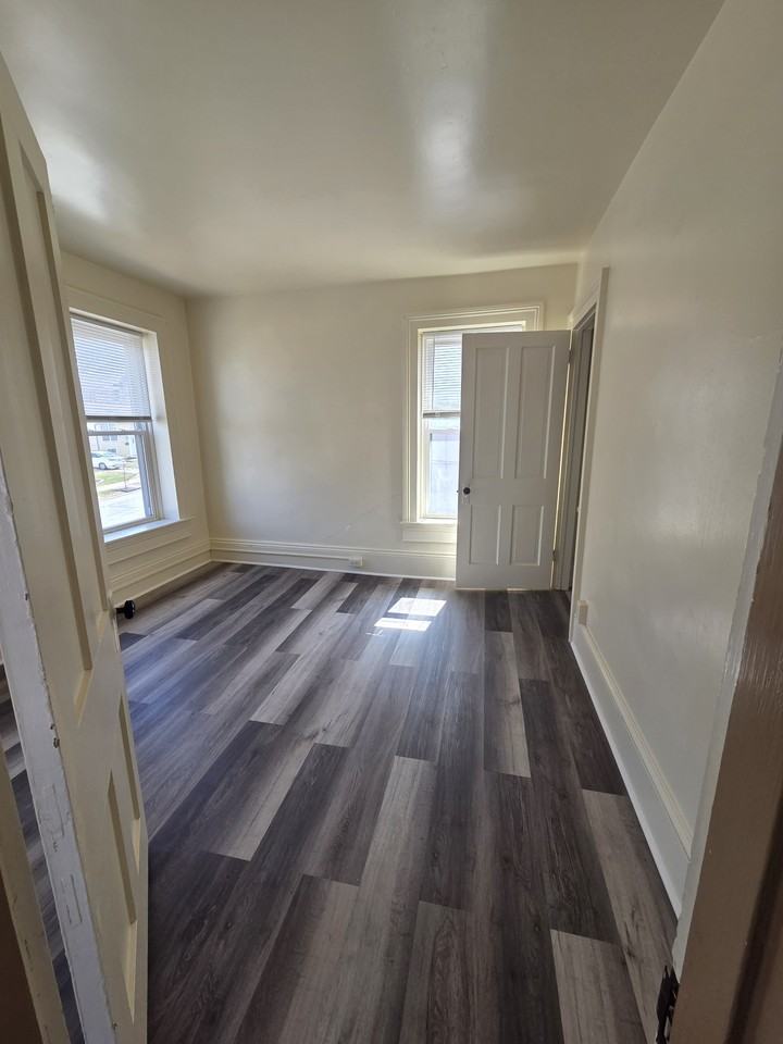 414 N Lee St #1 - Photo 7 of 13