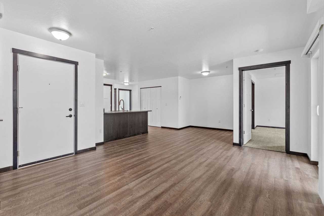 The Landmark - Photo 4 of 27