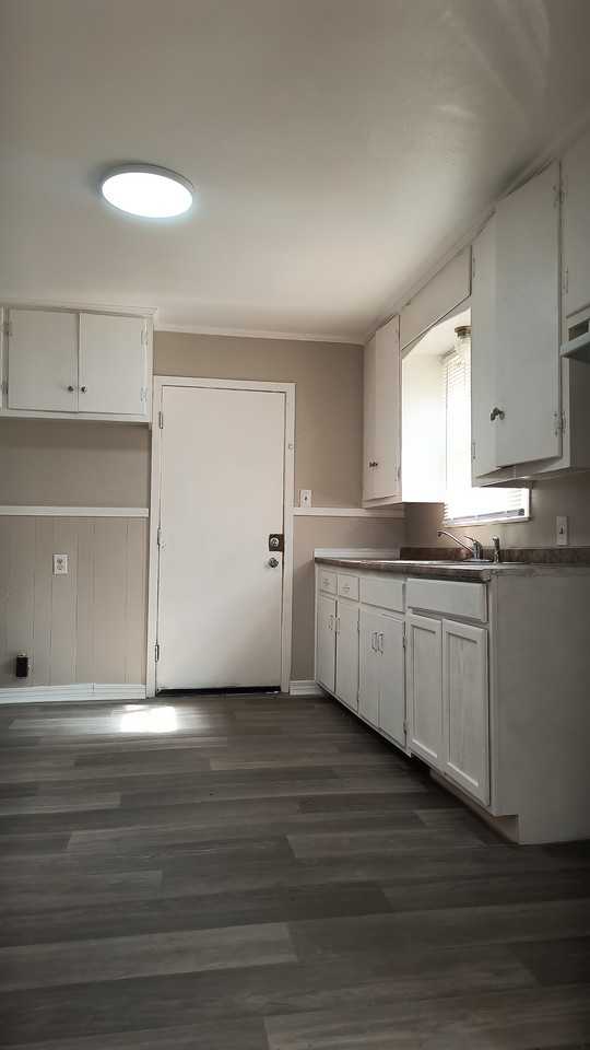 3109 Daffodil St #1 - Photo 2 of 9