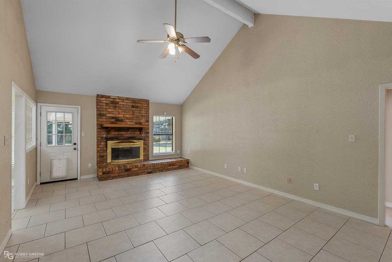 2637 Brown St #1 - Photo 4 of 20