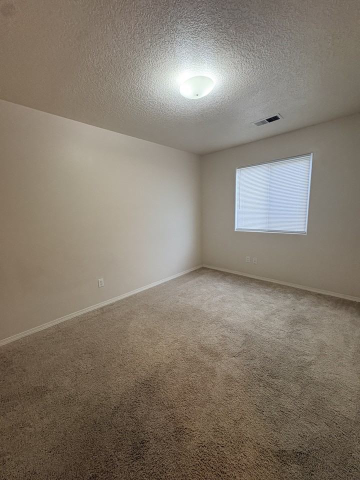 1848 Gallinas Rd Ne #1 - Photo 3 of 12