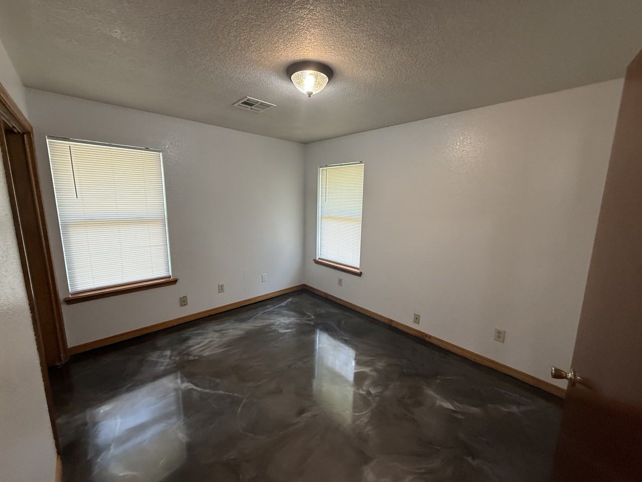 3400 Colbert St #1 - Photo 5 of 10