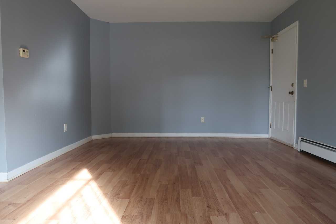 2515 Mckee Ave Sw #2 - Photo 3 of 10