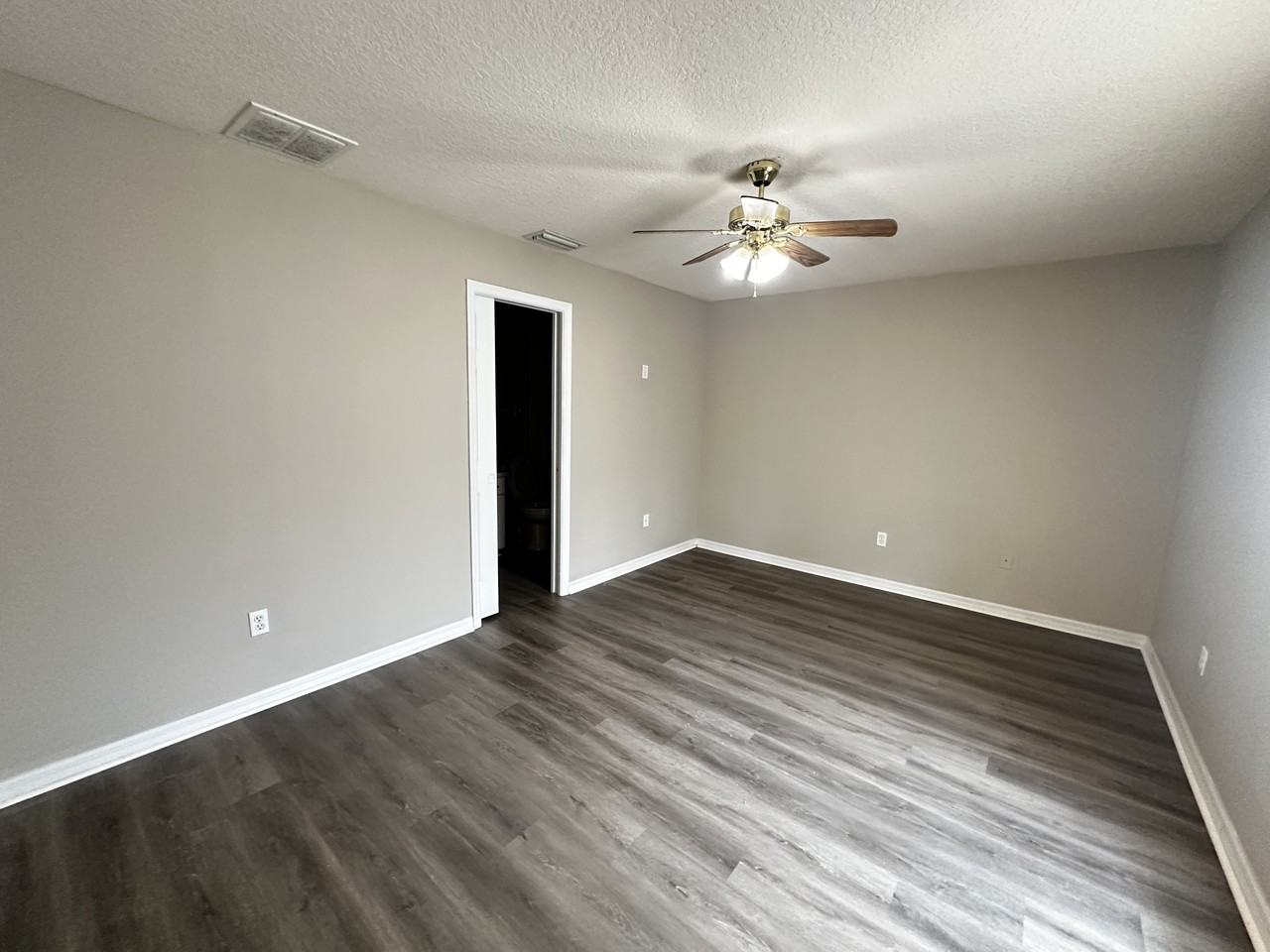 9 Cedar Cir #1 - Photo 3 of 9