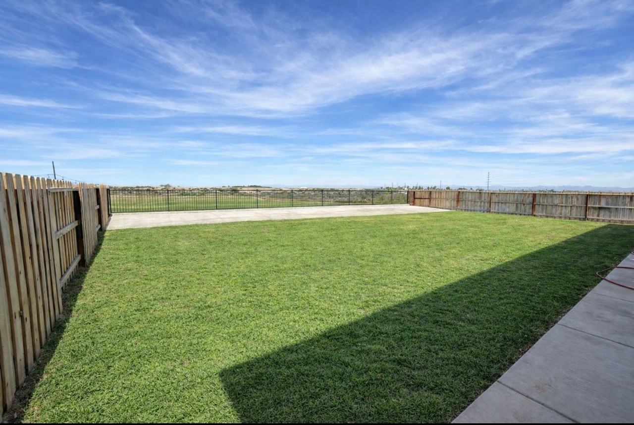 1081 Crestview Dr - Photo 5 of 50