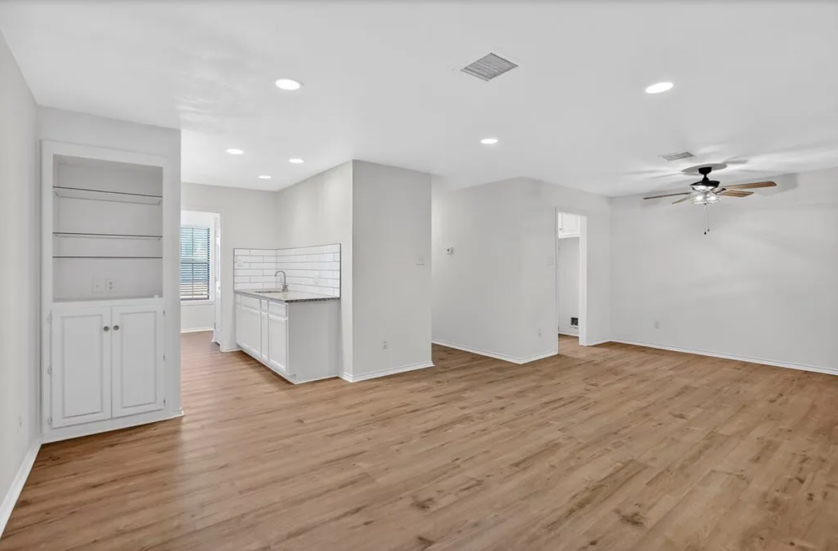 3220 Preston Dr #1 - Photo 3 of 11