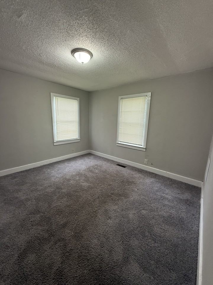 5107 5th St N #1 - Photo 4 of 6