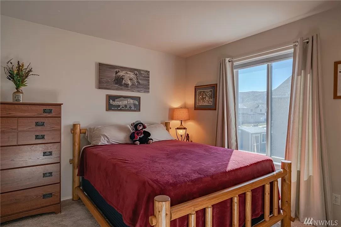 1538 Songbird Lane - Photo 3 of 14