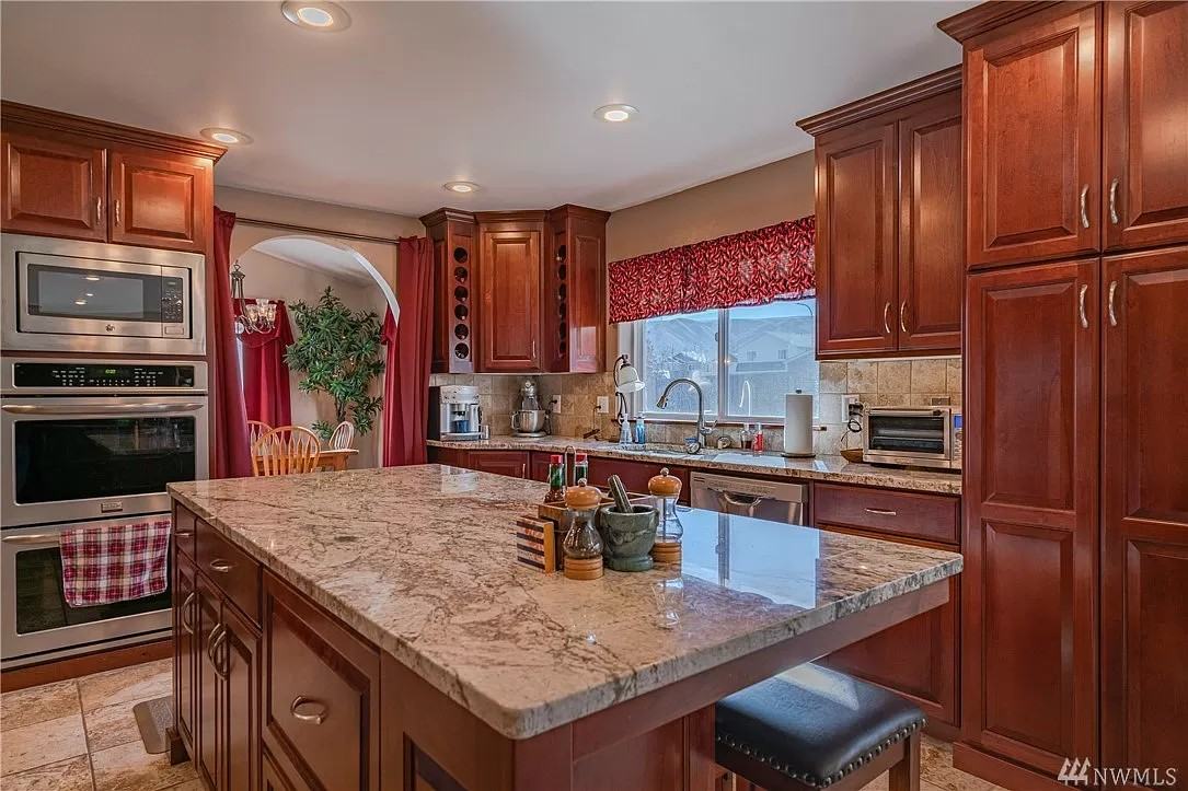 1538 Songbird Lane - Photo 5 of 14