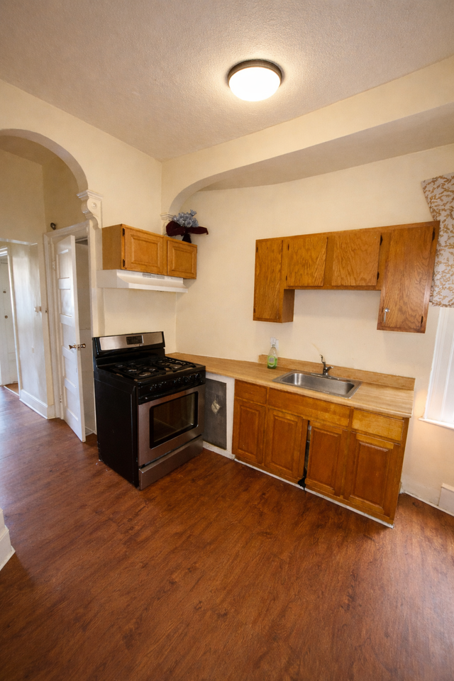 1330 W Hunting Park Ave #2 - Photo 4 of 13