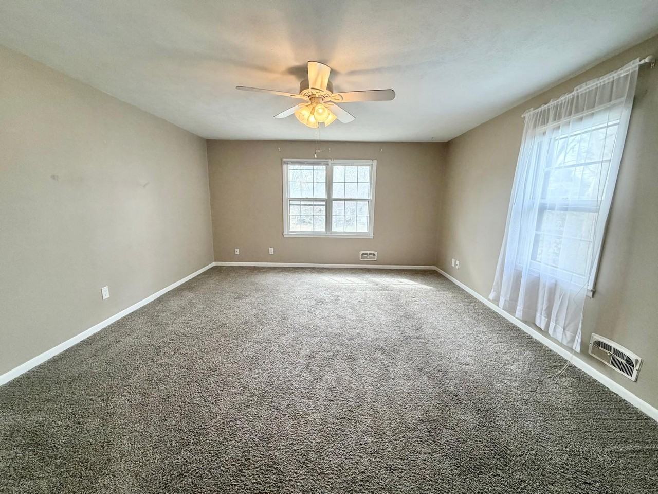 1740 S Park Ave #1-2 - Photo 3 of 9