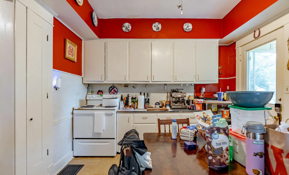 1312 Main St #1 - Photo 5 of 10