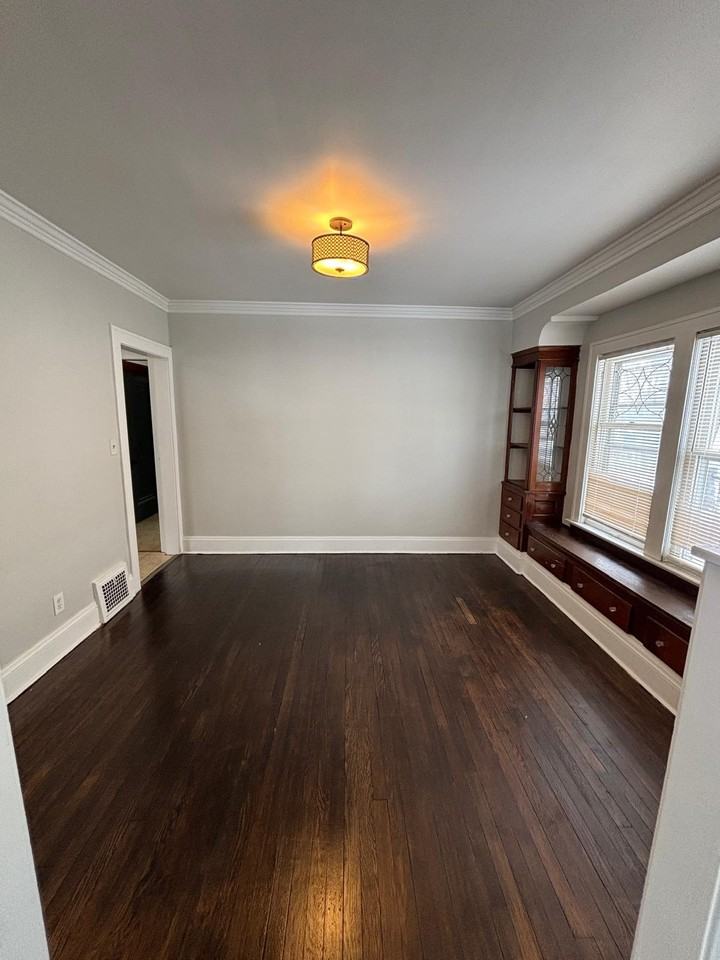 15712 Cloverside Ave #1 - Photo 3 of 23