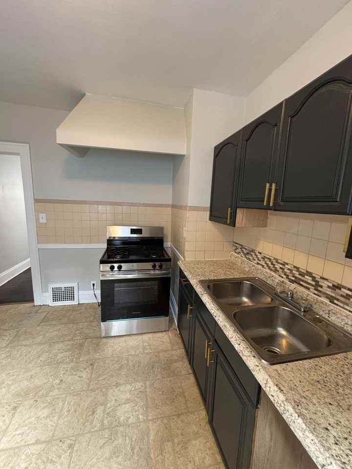 15712 Cloverside Ave #1 - Photo 6 of 23