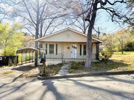 featured image of 838 N 34th St #1