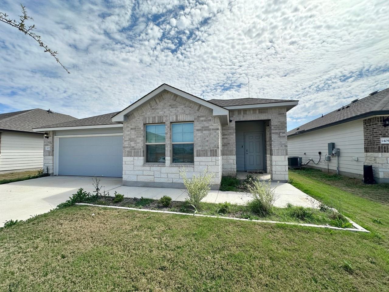 1405 Athan Dr - Photo 2 of 31