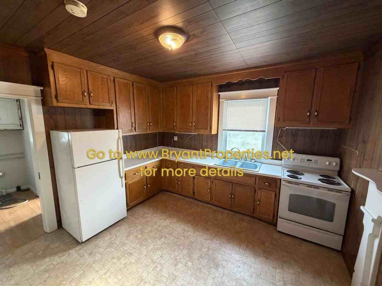 1584 Latimer Ln - Photo 4 of 22