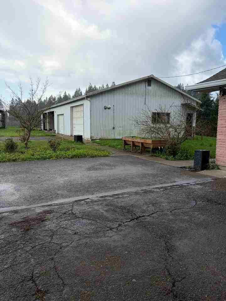 8900 Ne Jernstedt Rd - Photo 2 of 39