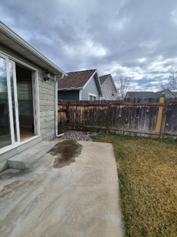 877 Rogers Way - Photo 2 of 19