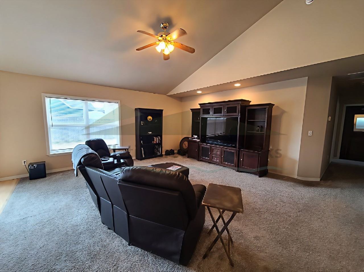 877 Rogers Way - Photo 6 of 19