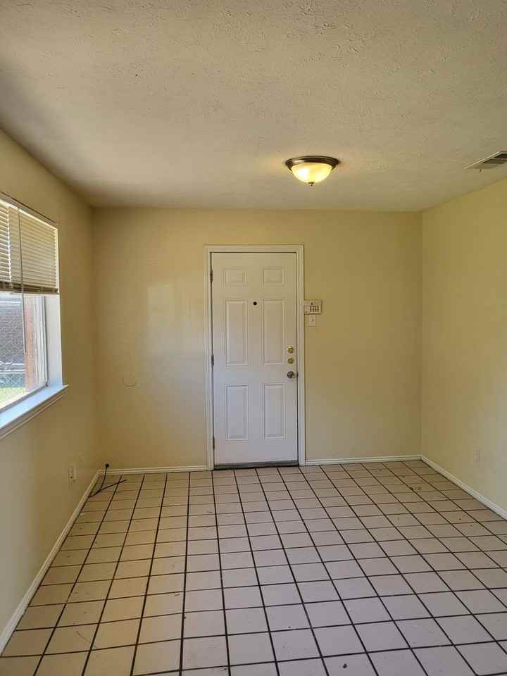 7326 Harold Walker Dr - Photo 4 of 17