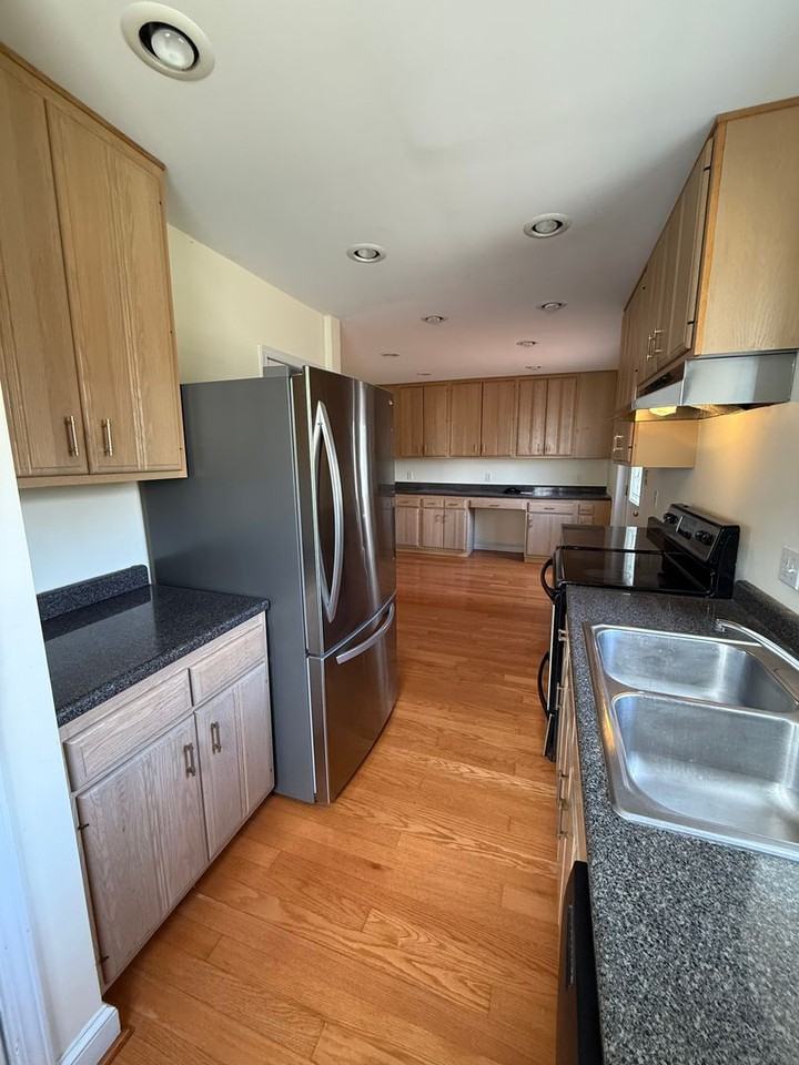 8661 Litzsinger Rd - Photo 4 of 17