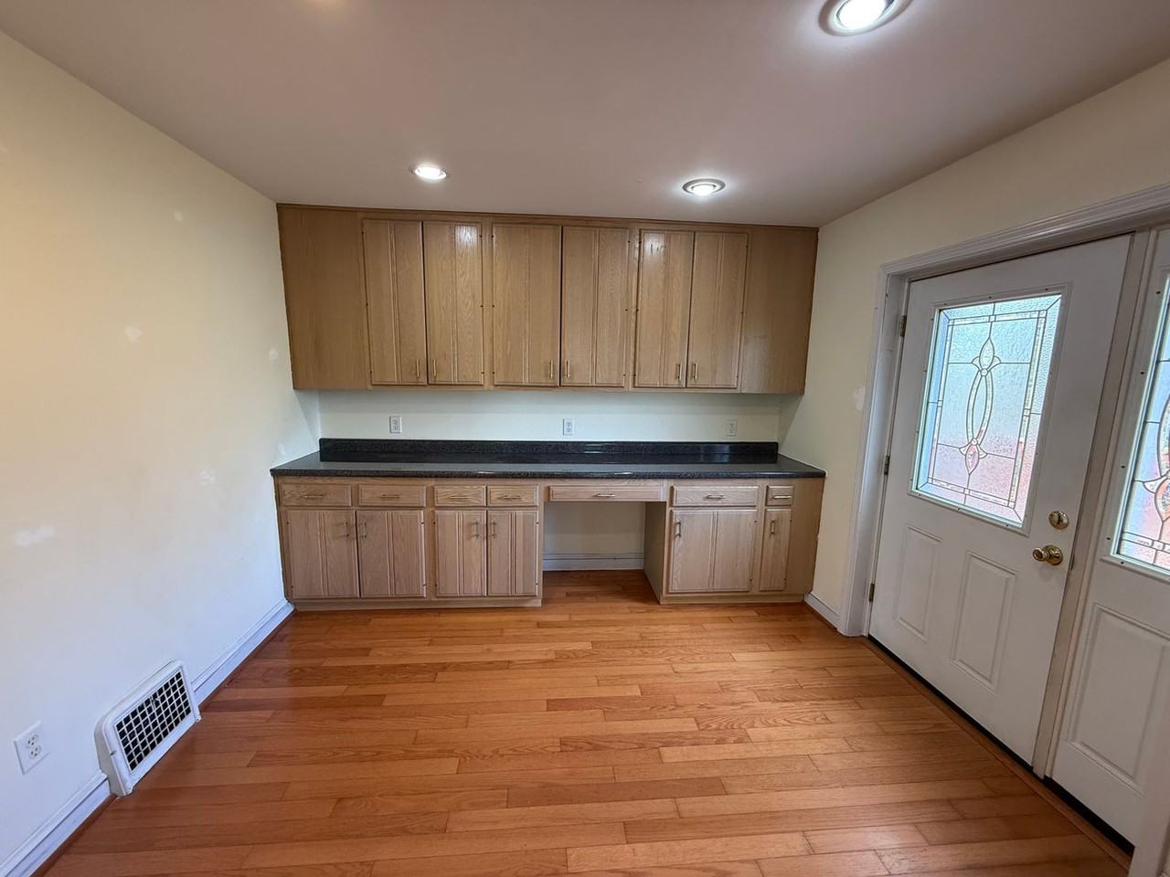 8661 Litzsinger Rd - Photo 5 of 17