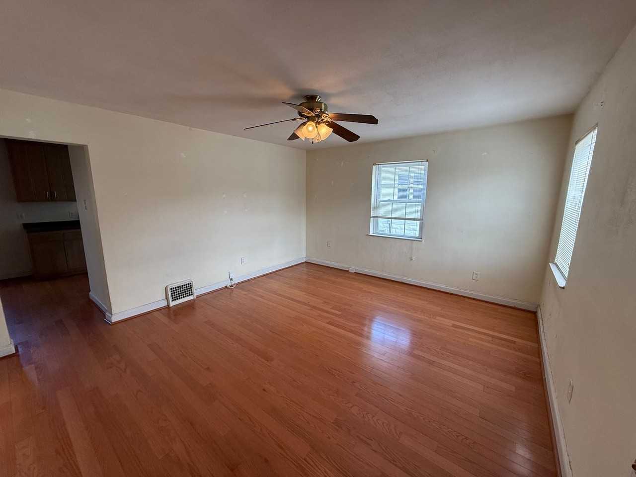 8661 Litzsinger Rd - Photo 6 of 17