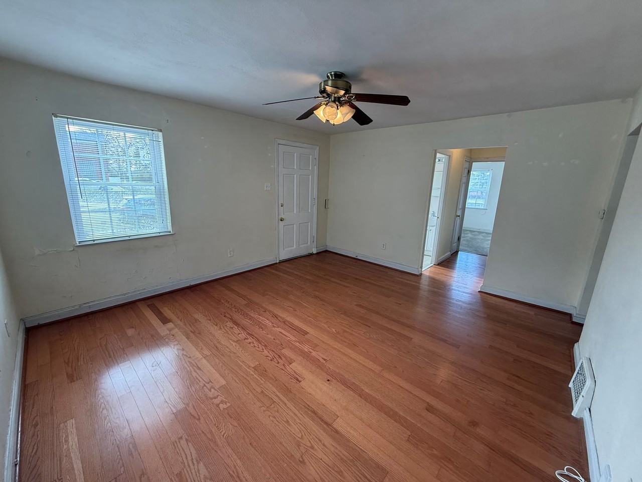 8661 Litzsinger Rd - Photo 7 of 17