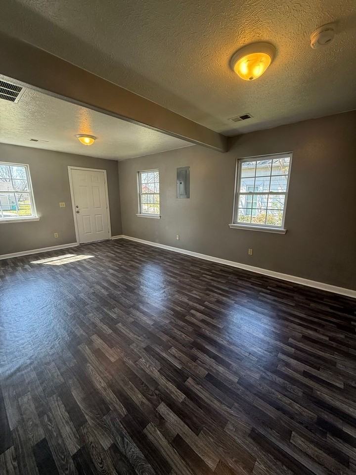 1717 W Thoman St - Photo 6 of 12