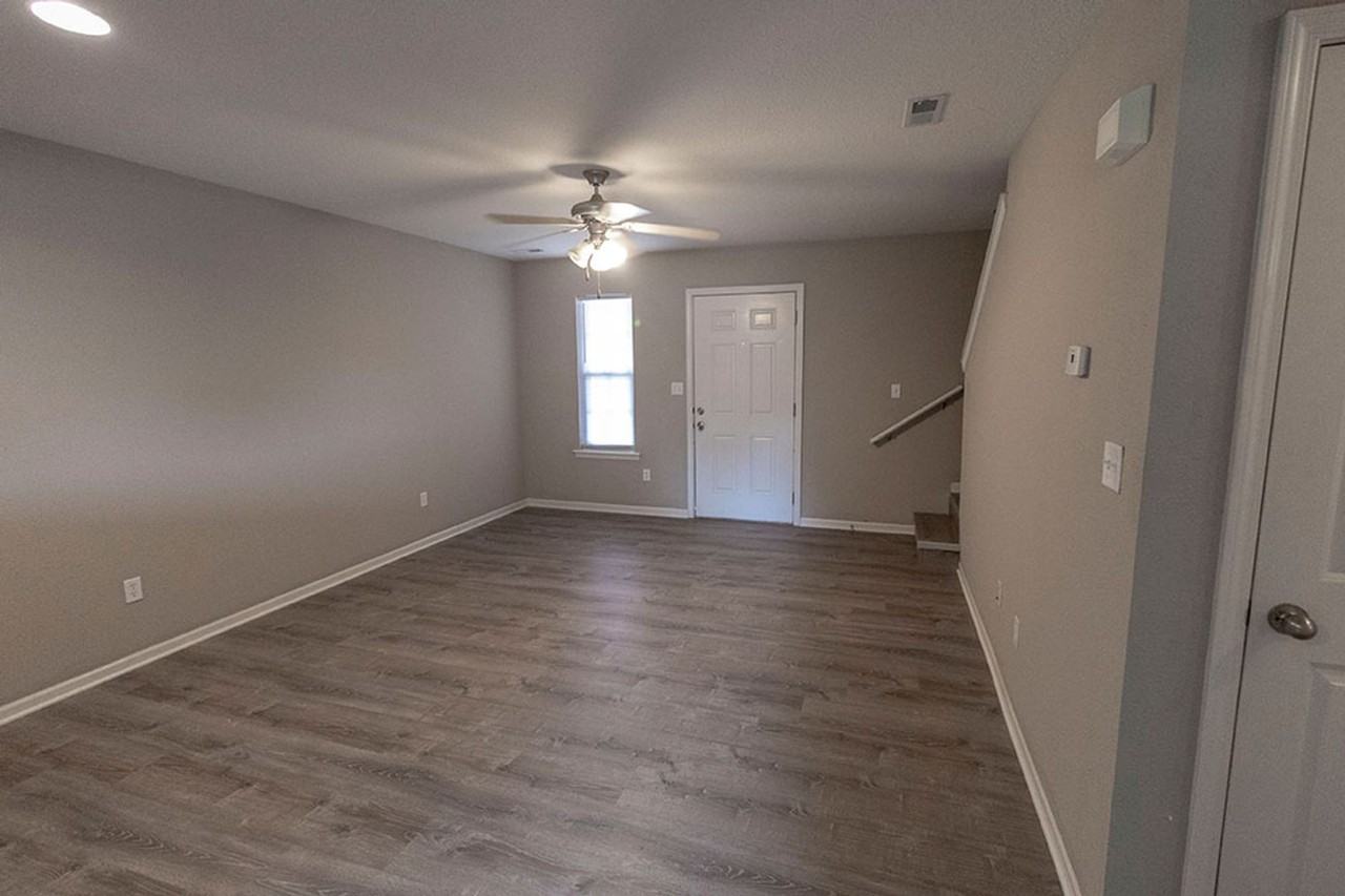 4001 Snowy Owl Dr - Photo 5 of 35