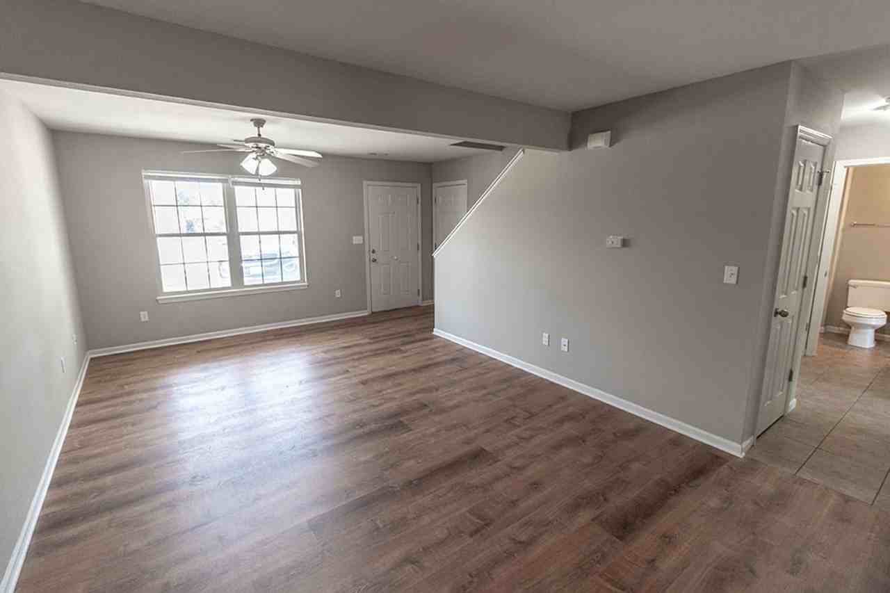 4016 Snowy Owl Dr - Photo 5 of 32