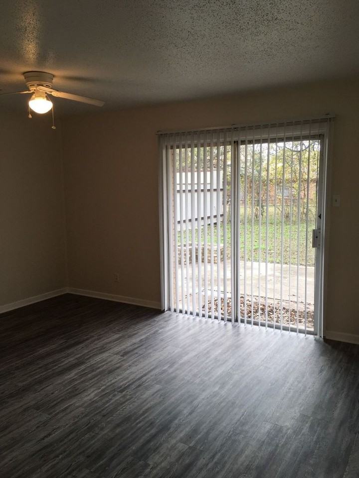 1504 S W S Young Dr - Photo 5 of 19