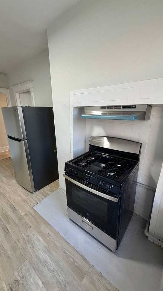 251 S 5th Ave - Photo 4 of 11