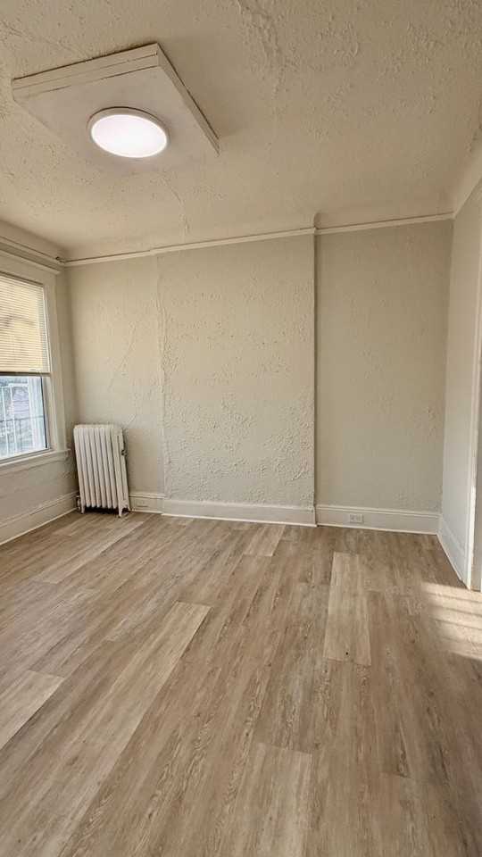 251 S 5th Ave - Photo 6 of 11