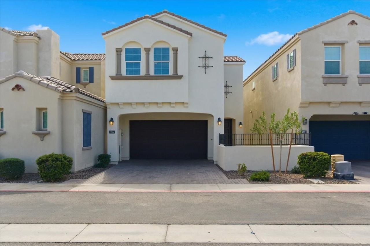 265 E Balsam Dr