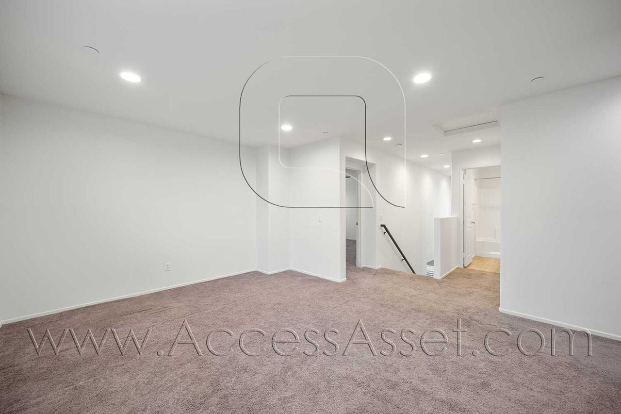 30022 Cottage Ln - Photo 4 of 26