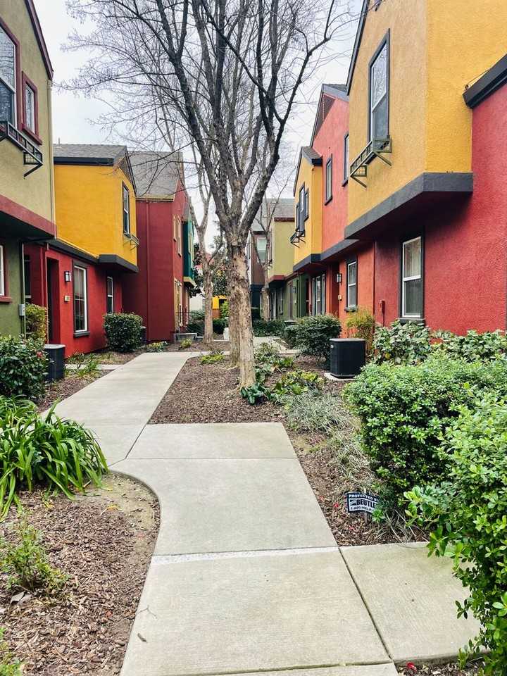 809 Sinter Ln - Photo 2 of 20