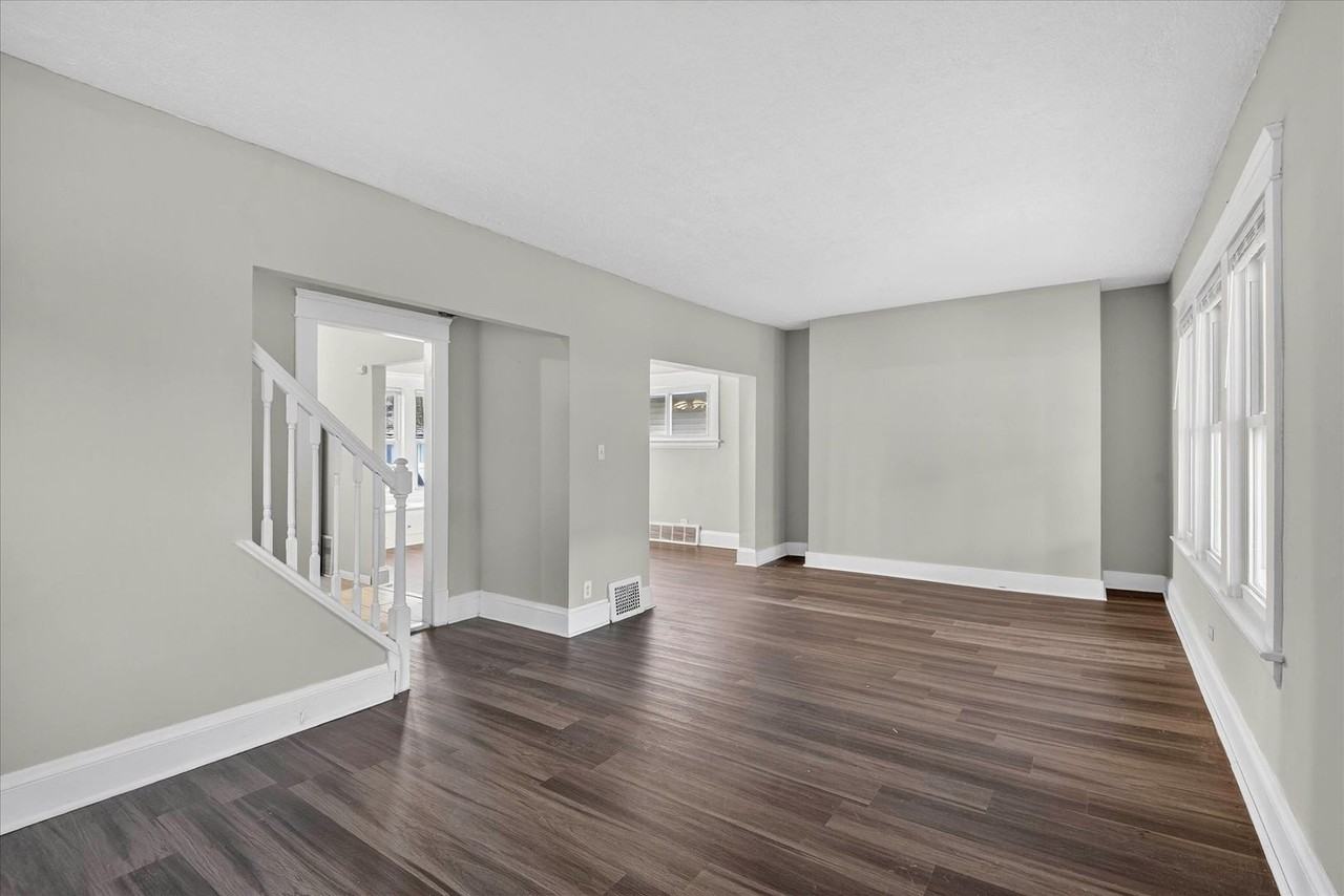 12912 Maplerow Ave - Photo 3 of 25