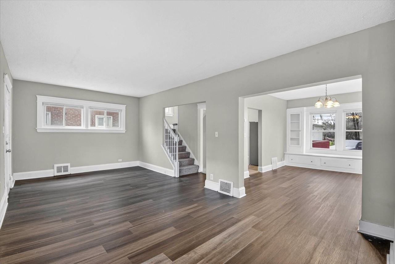 12912 Maplerow Ave - Photo 4 of 25