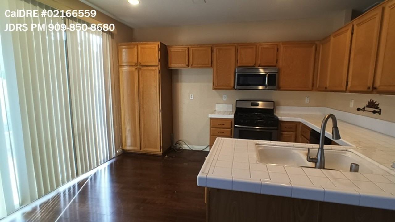 11879 Bunker Dr - Photo 2 of 9