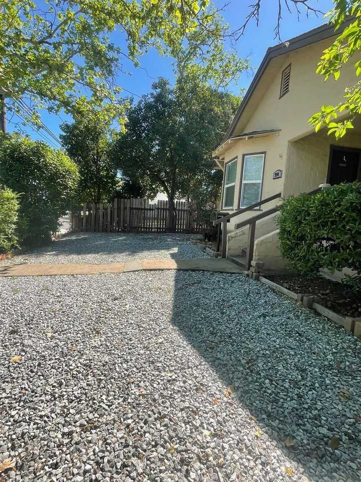 990 West St - Photo 4 of 39