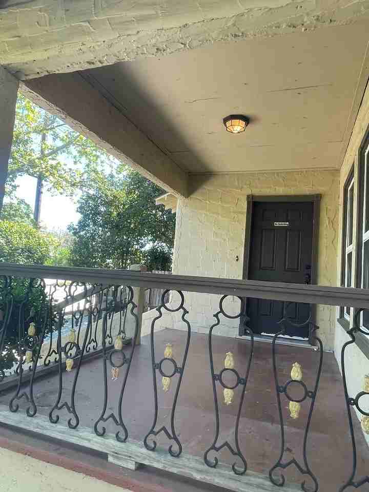 990 West St - Photo 5 of 39