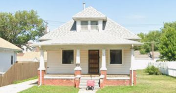 featured image of 309 S Chicago Ave